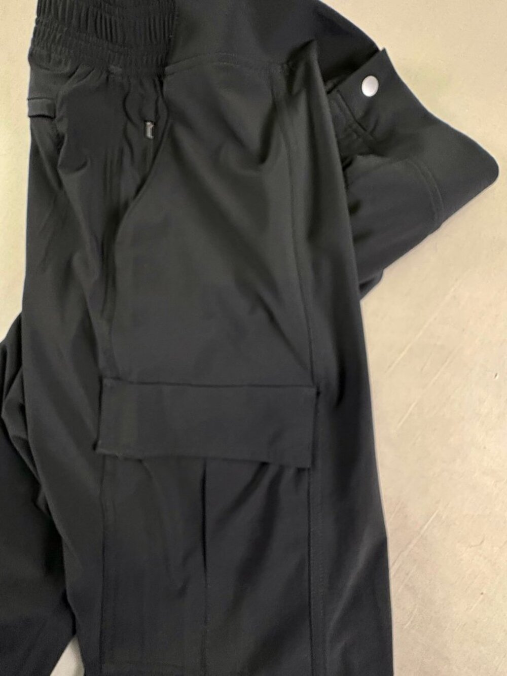 Athleta Chelsea Utility Wide Leg Pants Black 12 Tall NWT Featherweight Stretch - Picture 6 of 11